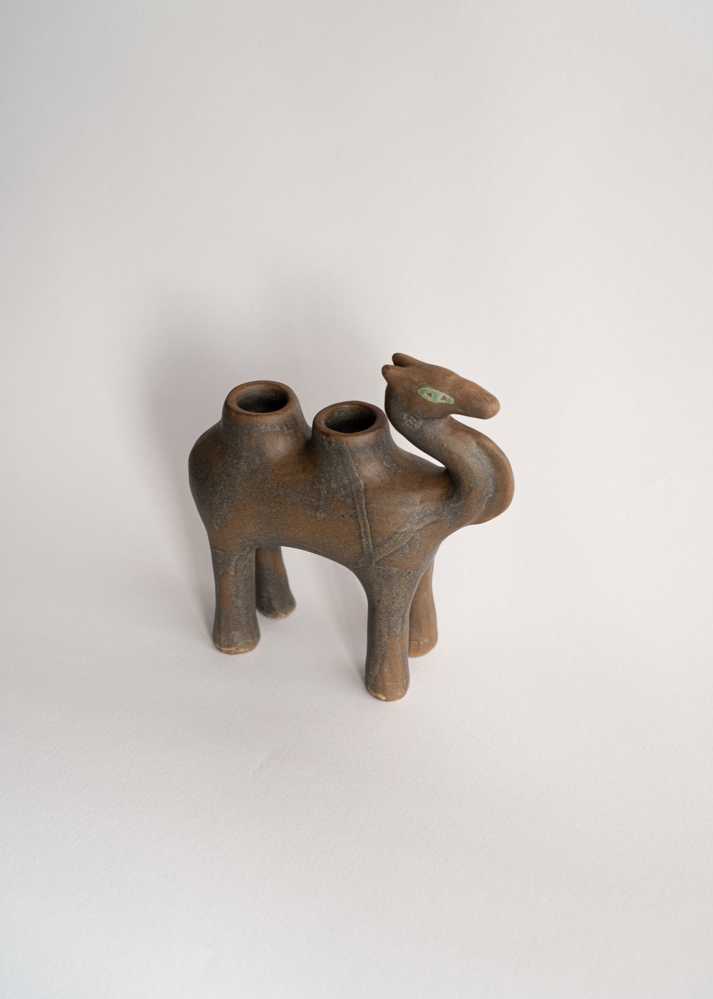 Camello Candle Holder