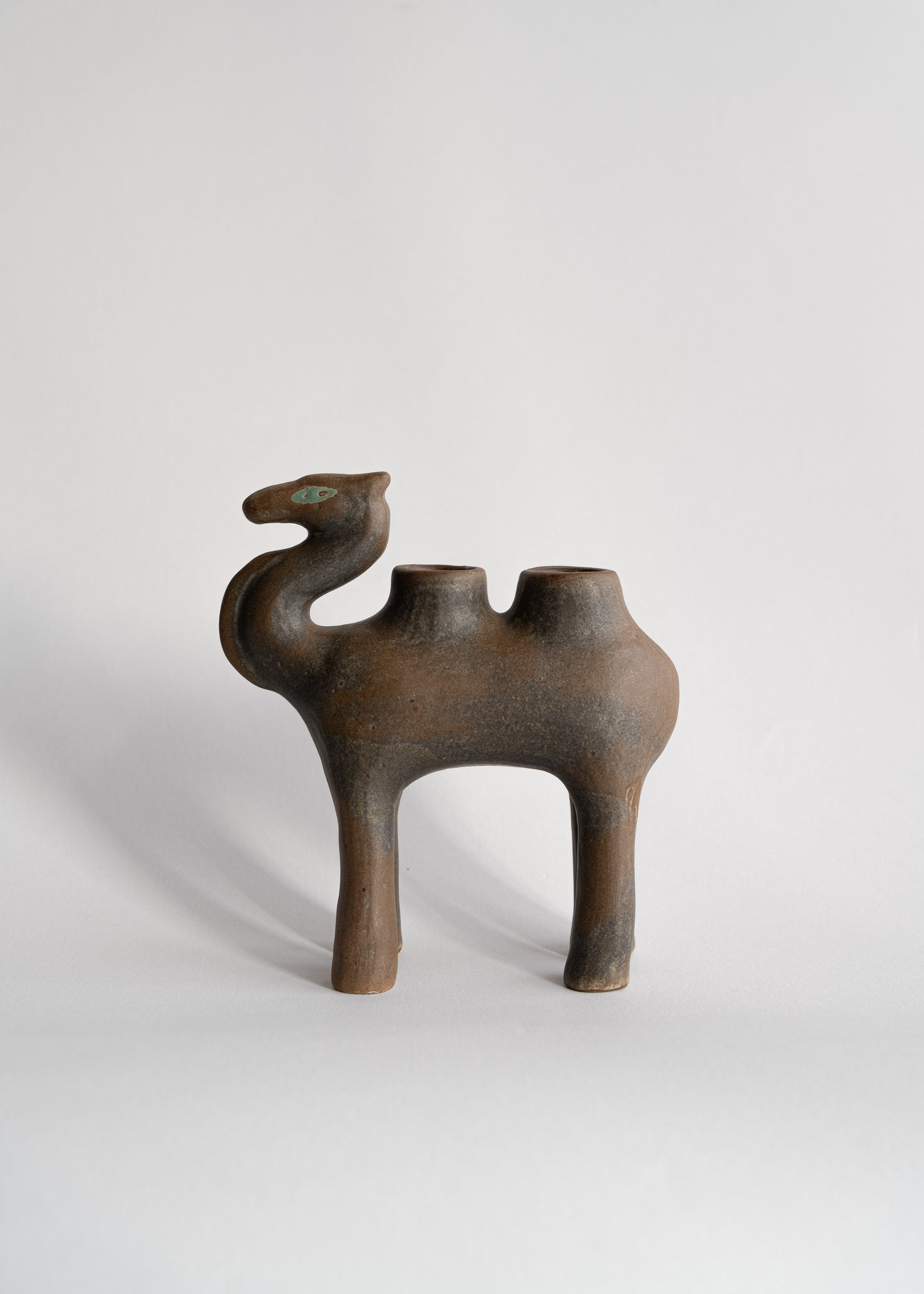 Camello Candle Holder