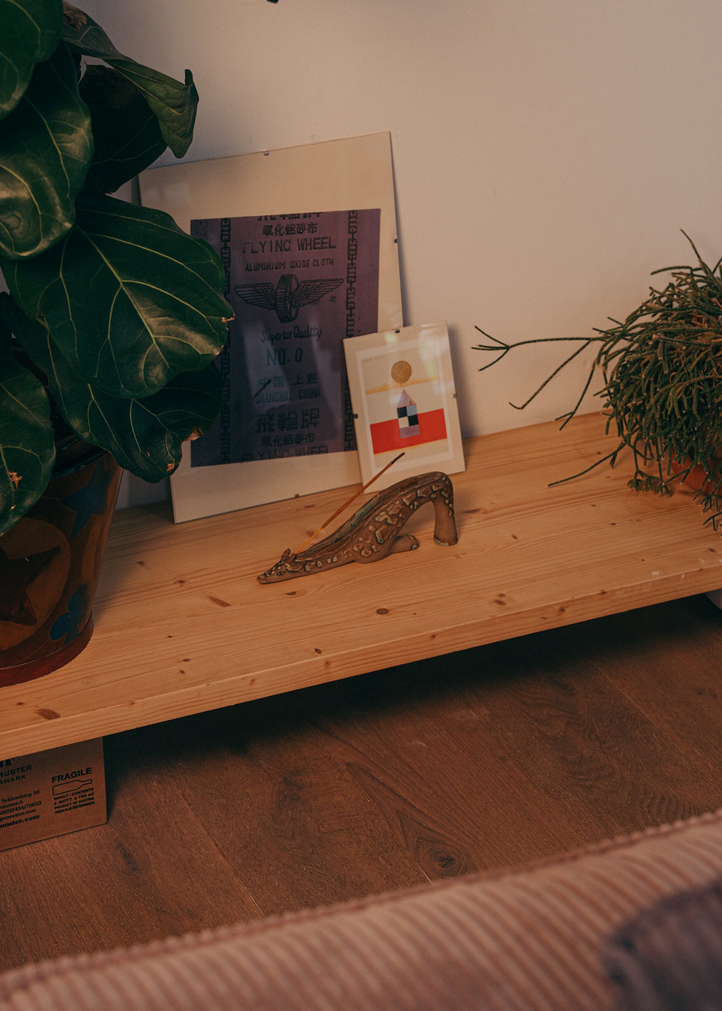 Jirafa Incense Holder